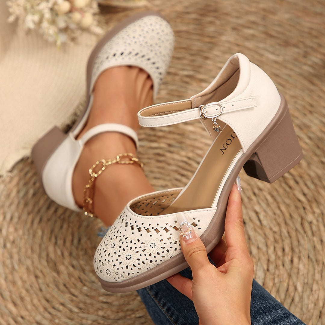 Damen elegante Riemchen-Pumps mit perforierter Oberfläche und gleitendem Absatz R&B