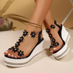 Damen Wedge-Sandaletten mit floralen Applikationen und transparentem Riemen R&B