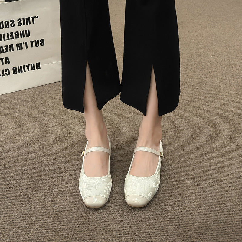 Damen Ballerina mit verstellbarem Riemen und glänzendem Zehenbereich R&B