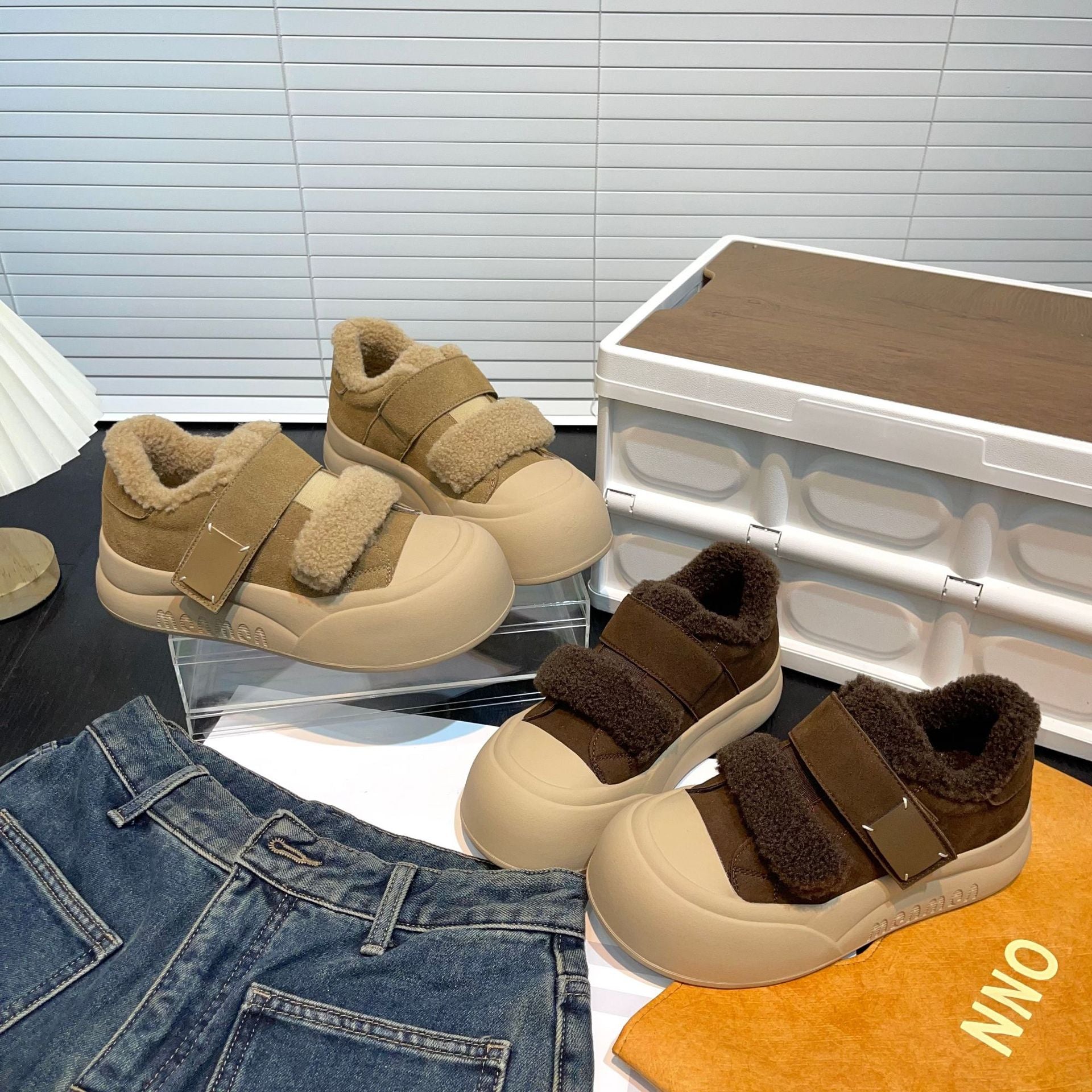 Damen komfortable Sneakers mit kuscheligem Innenfutter und verstellbarem Klettverschluss R&B