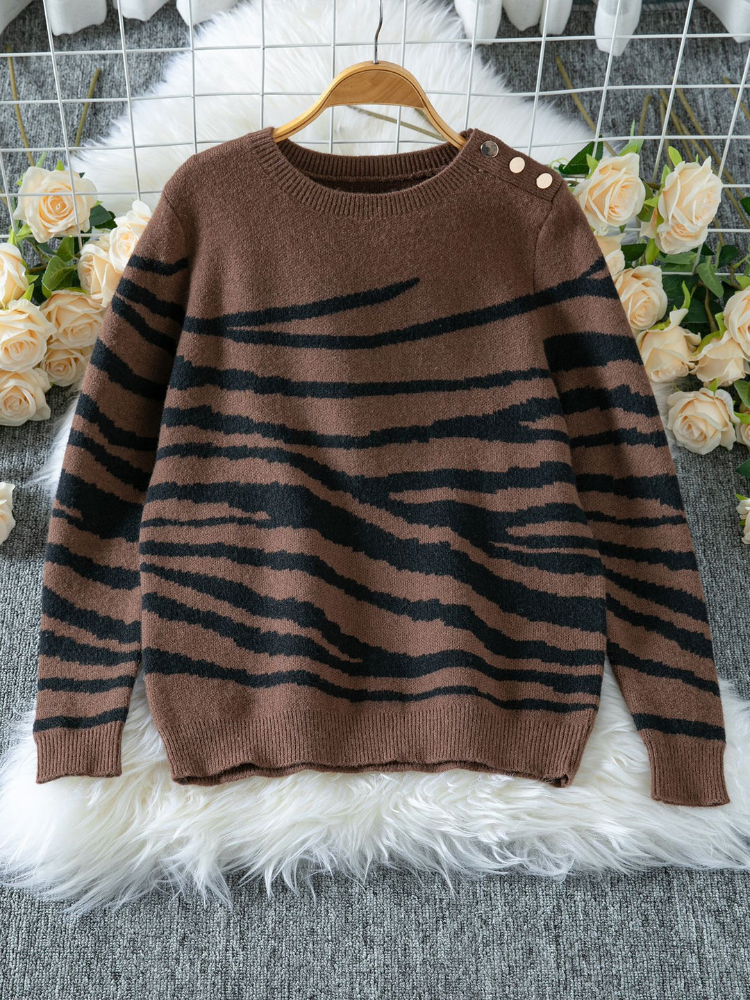 Damen gemütlicher Strickpullover mit modernem Zebrastreifen-Muster und komfortablem Schnitt R&B