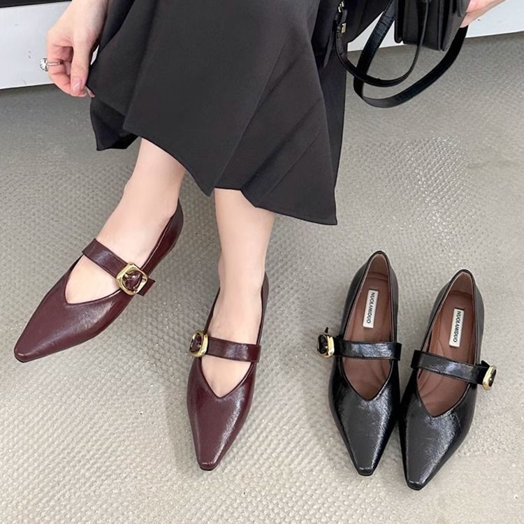 Damen elegante Pumps mit glänzendem Riemchen R&B