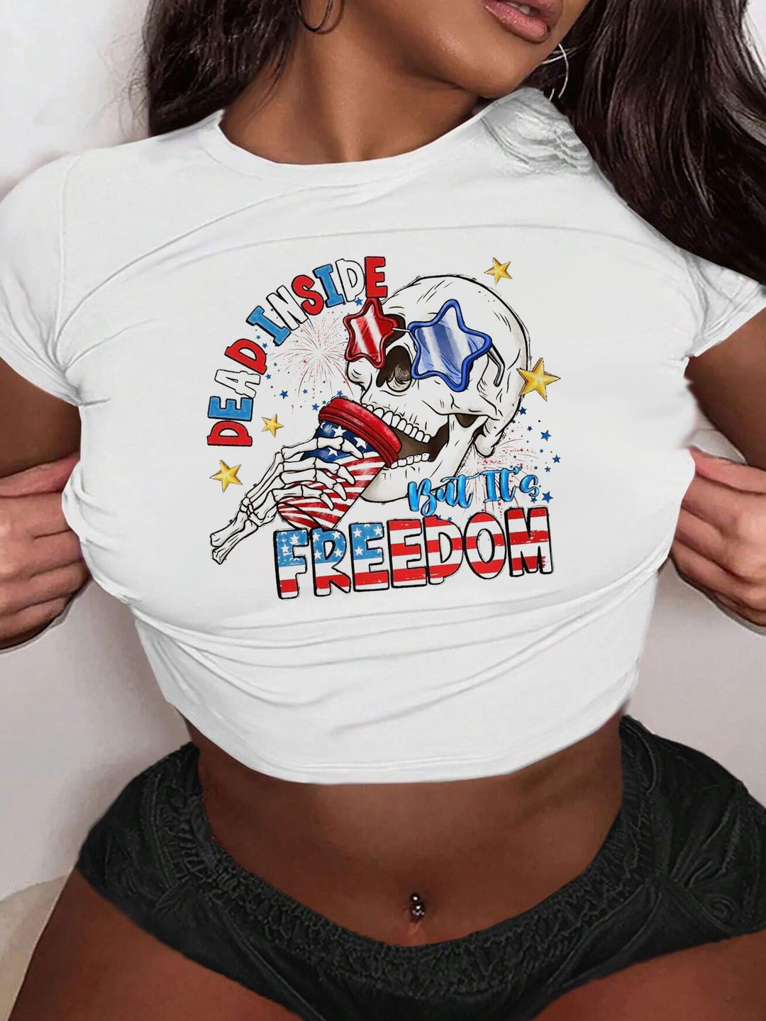 Damen Crop-T-Shirt mit kreativem Lippenmotiv und figurbetontem Schnitt R&B