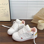 Damen Modische Sneakers mit innovativer Dämpfung und verspielten Applikationen R&B