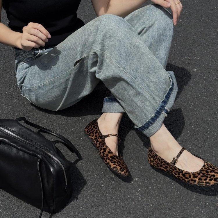 Damen elegante Ballerinas mit verstellbarem Riemen und auffälligem Leopardenmuster R&B