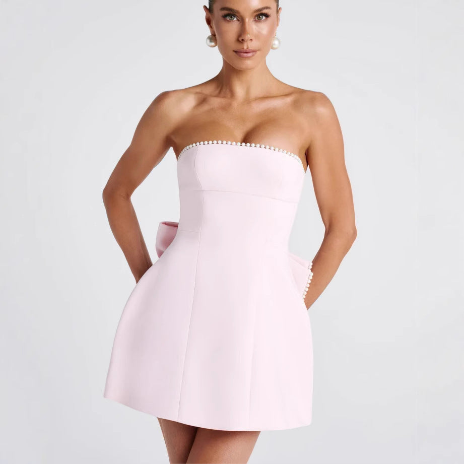 Damen Cocktailkleid mit schulterfreiem Design und perlenverziertem Saum R&B