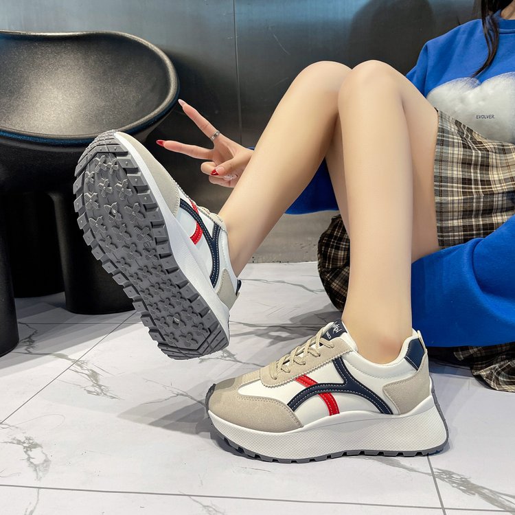 Damen Freizeit Sneakers mit sportlichem Design und komfortabler Dämpfung R&B