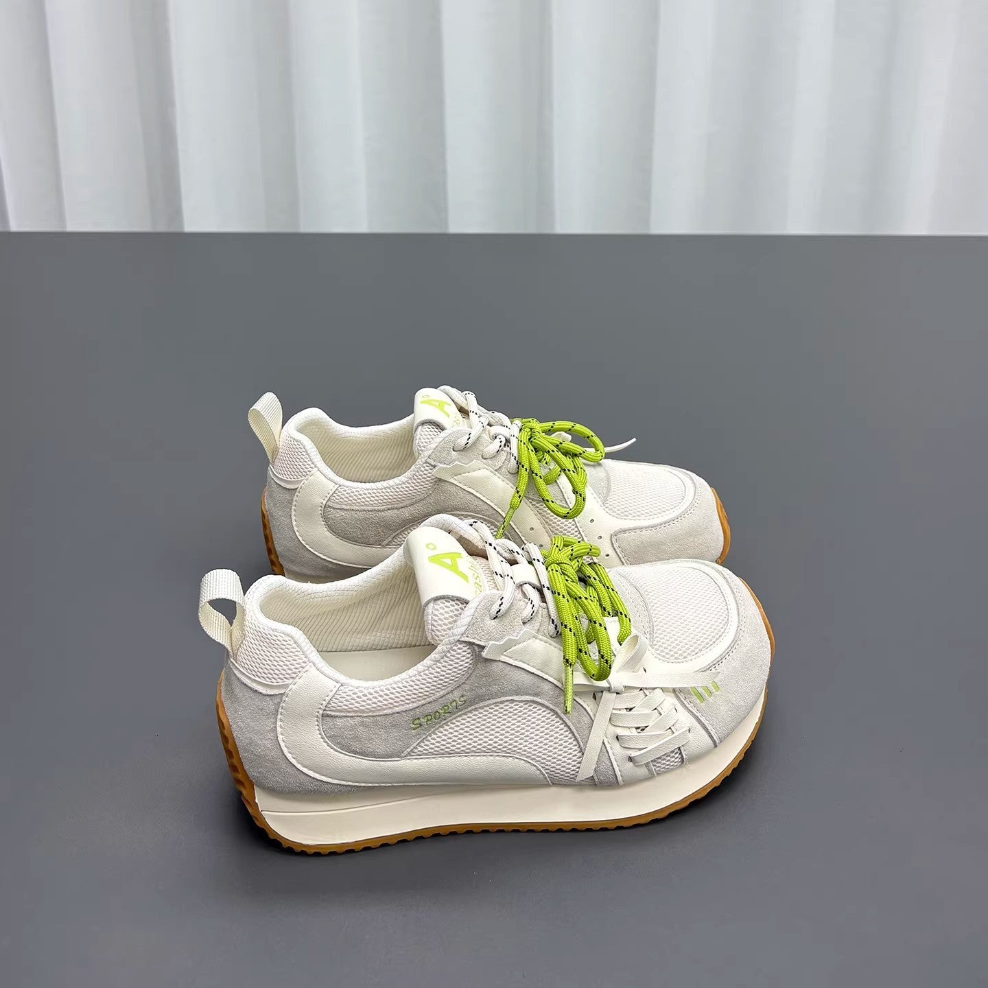 Damen Sportliche Sneaker mit innovativer Schnürtechnologie und atmungsaktiver Obermaterialkombination R&B