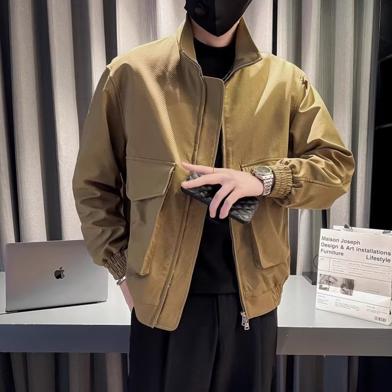 Herren modische Übergangsjacke mit praktischen Taschen und elastischen Bündchen
