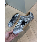 Damen Sneaker mit glitzerndem Obermaterial und kontrastierenden Schnürsenkeln R&B