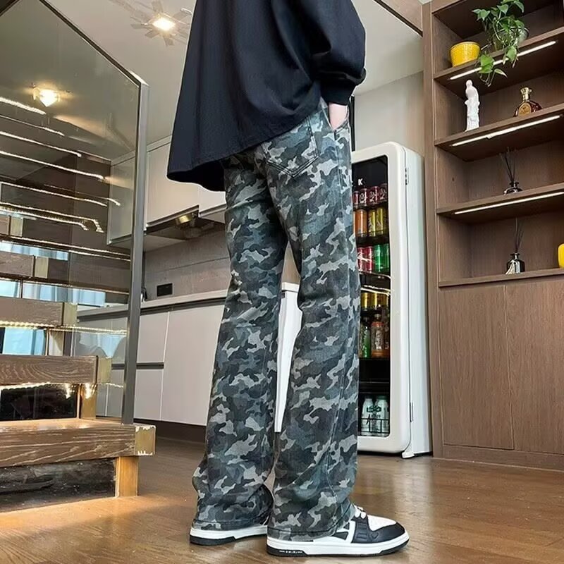 Herren weite Cargohose mit modischem Camouflage-Muster und verstellbarem Bund
