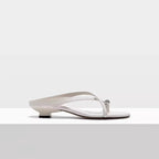 Damen Zehentrenner mit elegantem Riemendesign und hochwertigem Metallic-Detail R&B