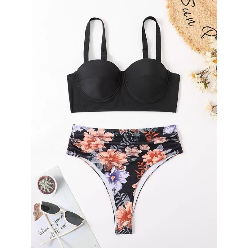 Damen Bikini-Set mit gepolstertem Oberteil und modischen floralem Slip R&B
