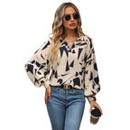 Damen Bluse mit modernem grafischen Design und V-Ausschnitt R&B