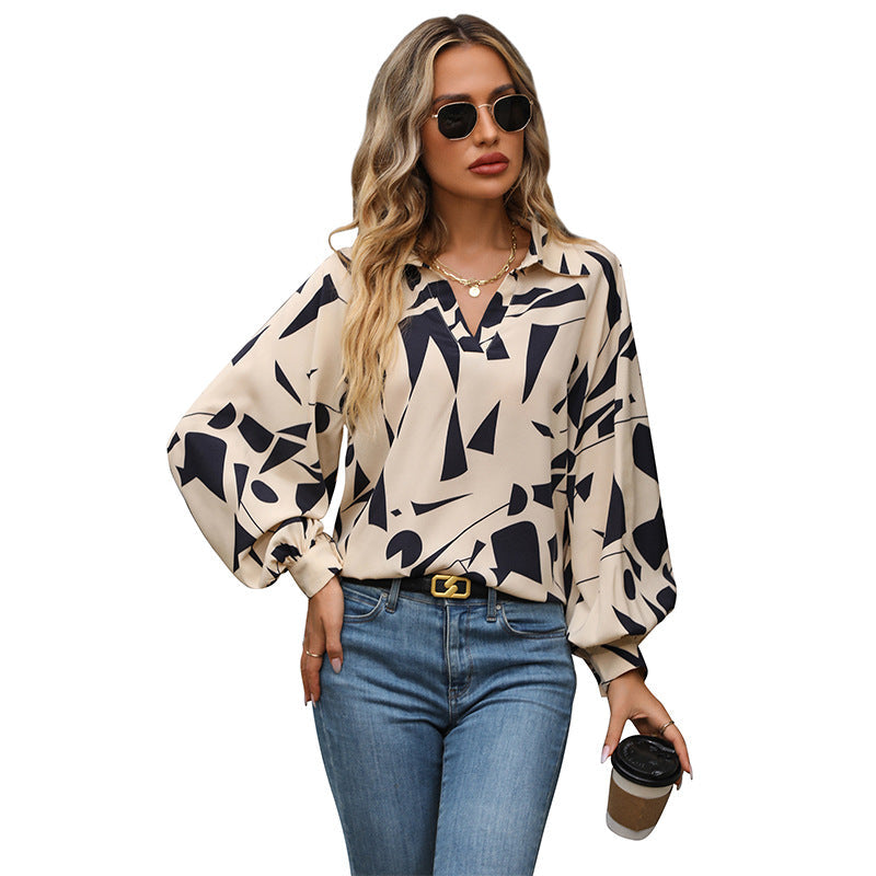 Damen Bluse mit modernem grafischen Design und V-Ausschnitt R&B