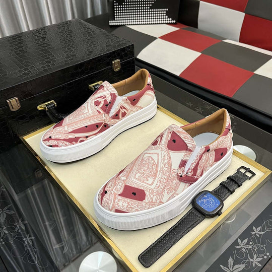 Damen Slip-On Sneaker mit verspieltem Druckdesign und komfortabler Sohle R&B
