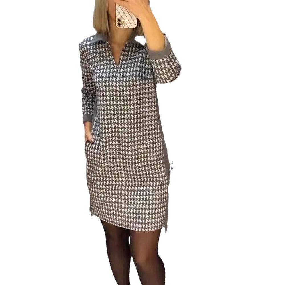 Damen nan Hahnentritt-Strickkleid mit umgelegtem Kragen, V-Ausschnitt, Eingrifftaschen und seitlichen Schlitzen R&B
