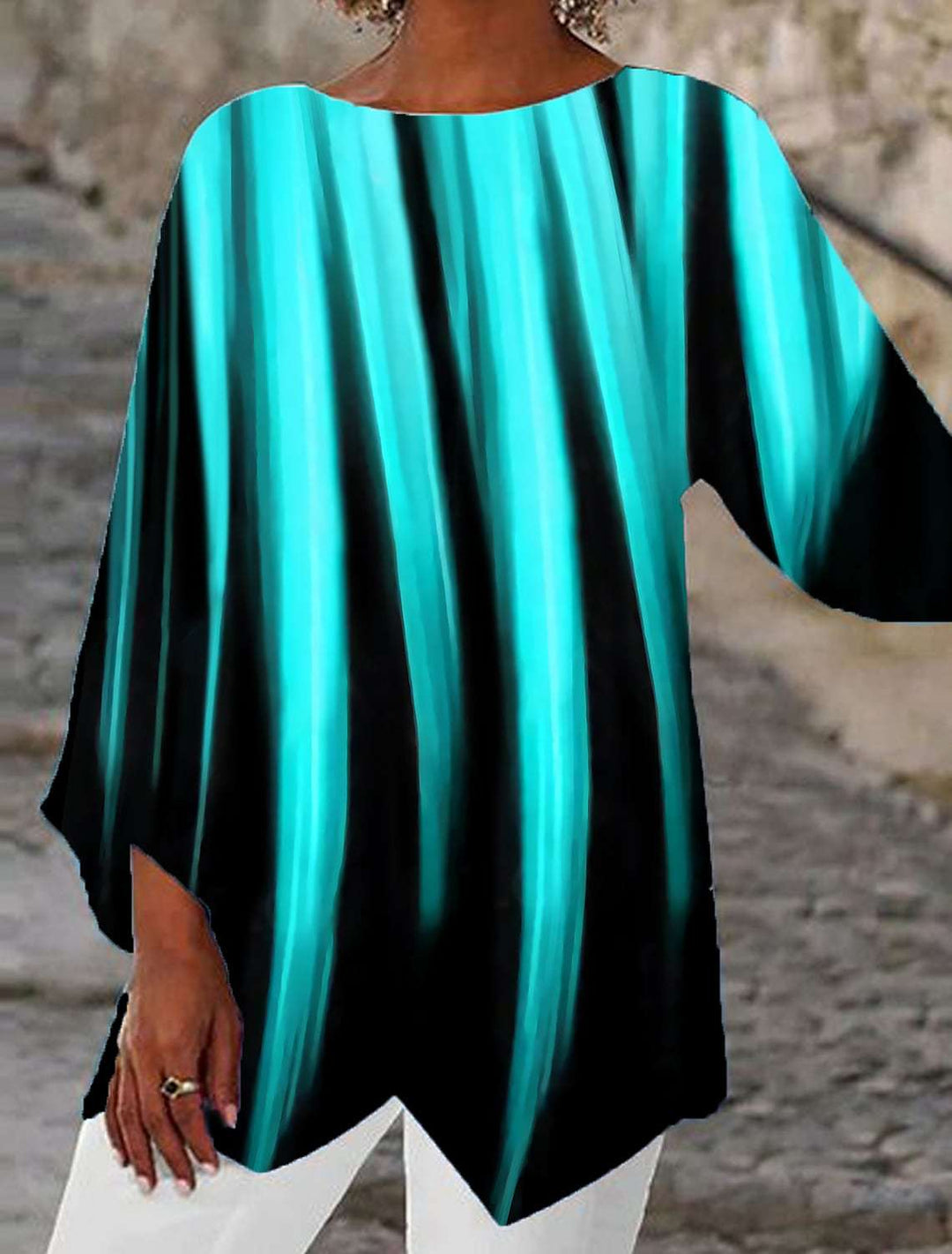 Damen Oversize-Bluse mit modernem Chevron-Muster und Bumerangärmeln R&B