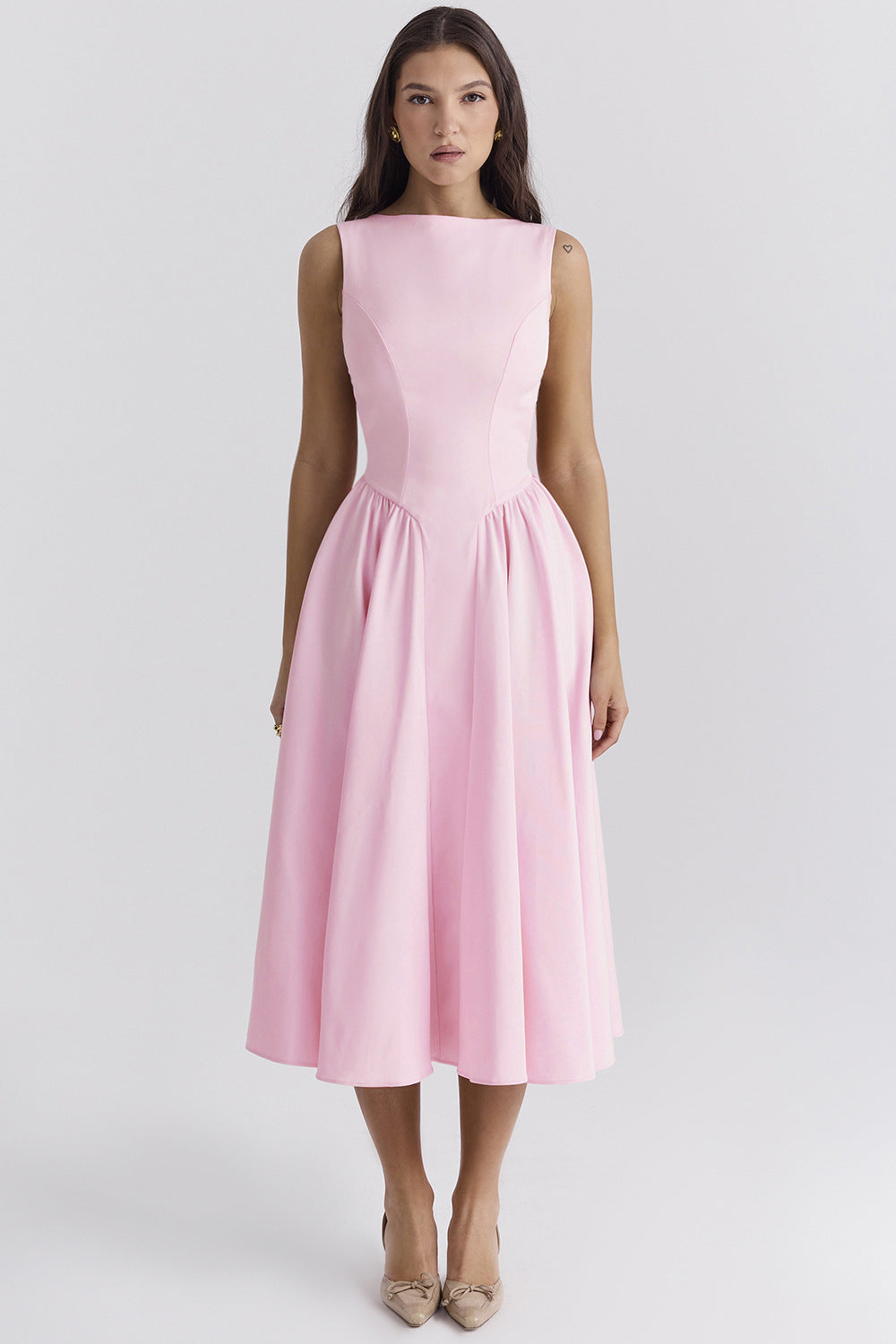 Damen Cocktailkleid mit elegantem Taillenbetonung und schwingendem Rock R&B