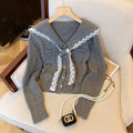 Damen Strickjacke mit Rüschen-Halsband und dekorativen Knöpfen R&B