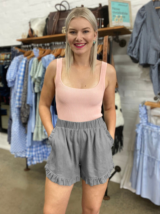 Damen Freizeitshorts mit Rüschendetails und praktischen Taschen R&B