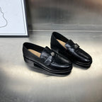 Damen Luxus-Leder Mokassins mit modischem Schmuckdetail R&B