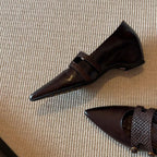 Damen elegante spitze Ballerina-Schuhe mit dekorativen Riemen und Schnallen