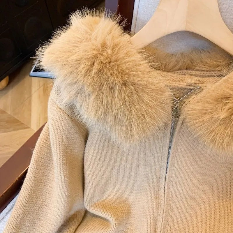 Damen Strickjacke mit abnehmbarer Kunstfellkapuze und enganliegendem Schnitt R&B