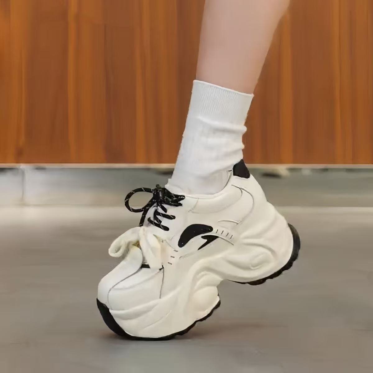 Damen Chunky Sneaker mit innovativem Dämpfungssystem und atmungsaktiver Oberflächenstruktur