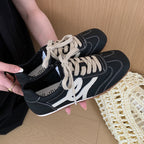 Damen Sneakers im Retro-Design mit atmungsaktivem Obermaterial und robustem Profil R&B