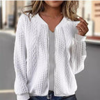 Damen Strickjacke mit modernem Kabelstrickmuster und eleganter Schnittführung