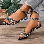 Damen flache Sandalen mit verstellbarem Riemendesign und animalischem Muster