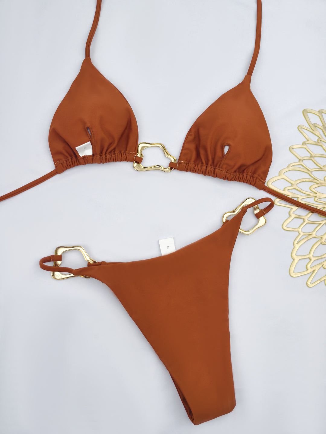 Damen Triangel-Bikini mit stilvollen Goldakzenten R&B