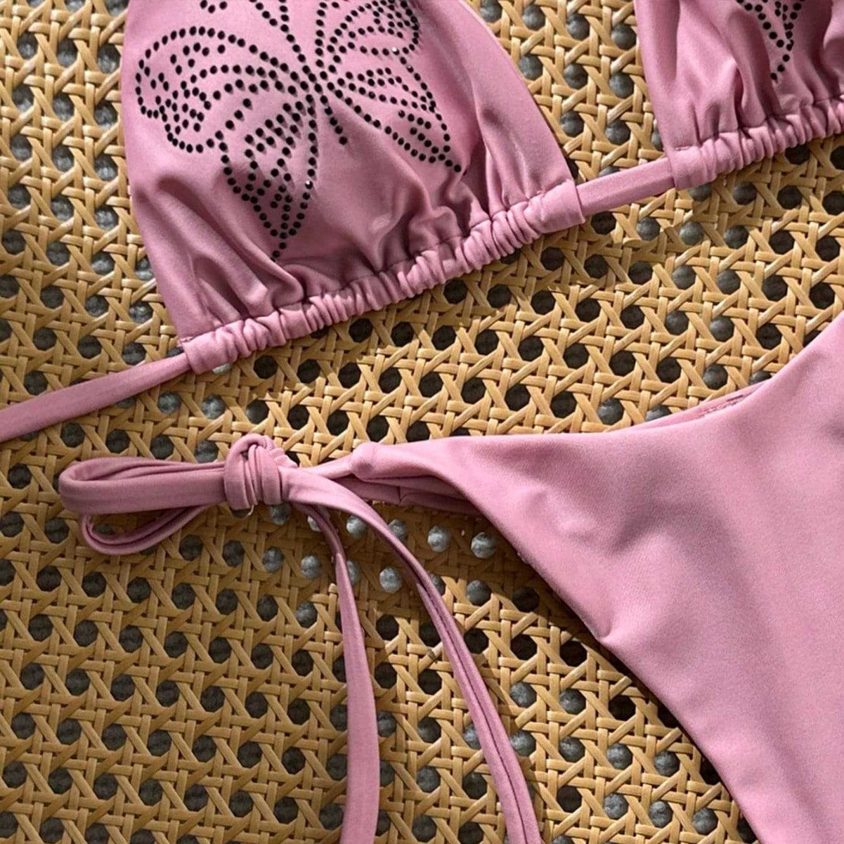 Damen Triangel-Bikini mit raffinierten Lochmuster-Details R&B