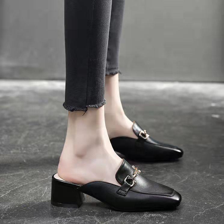 Damen elegante Mules mit modischem Blockabsatz und schickem Schnallen-Detail R&B