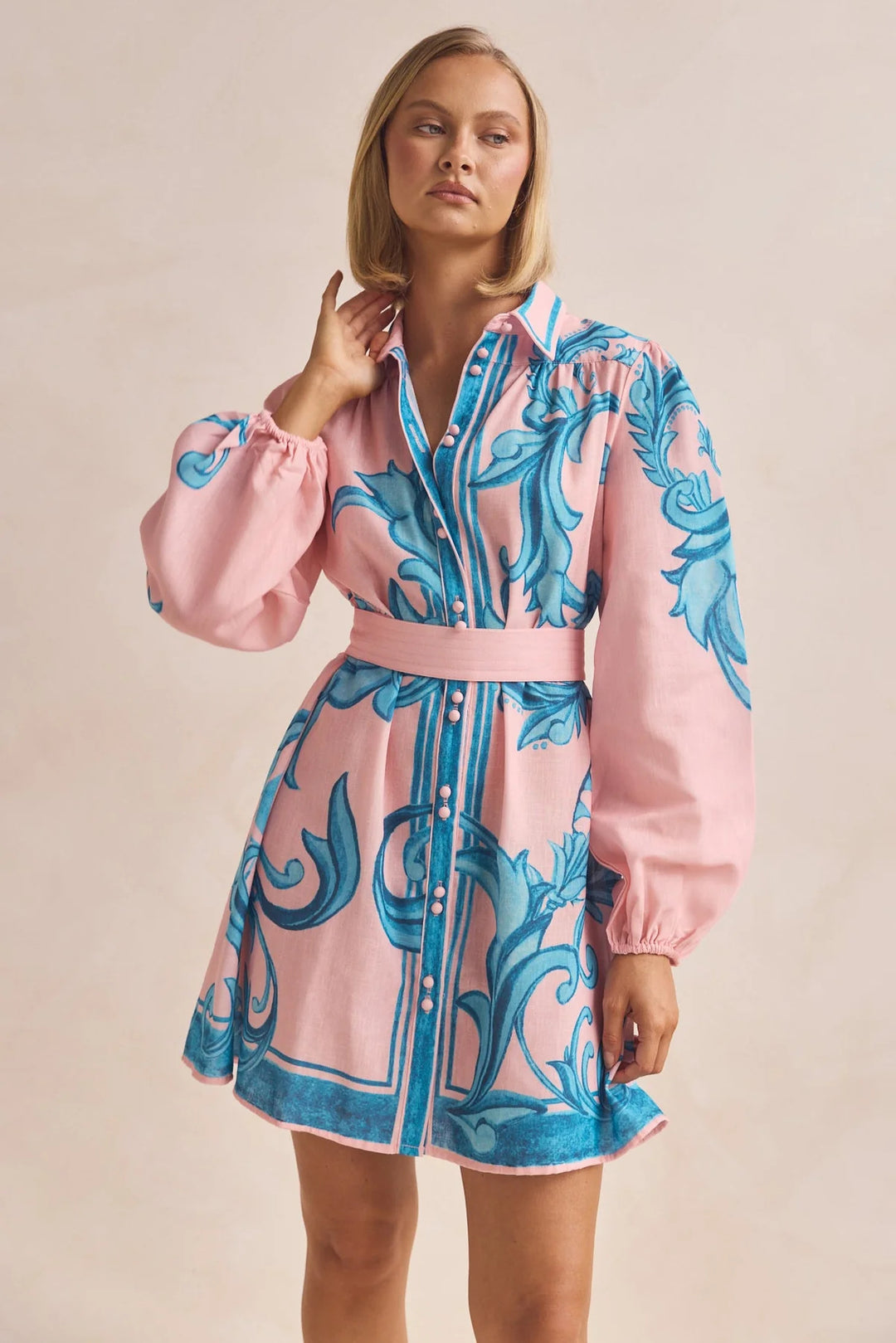 Damen Shirtkleid mit geschmeidigen Puffärmeln und floralem Design R&B