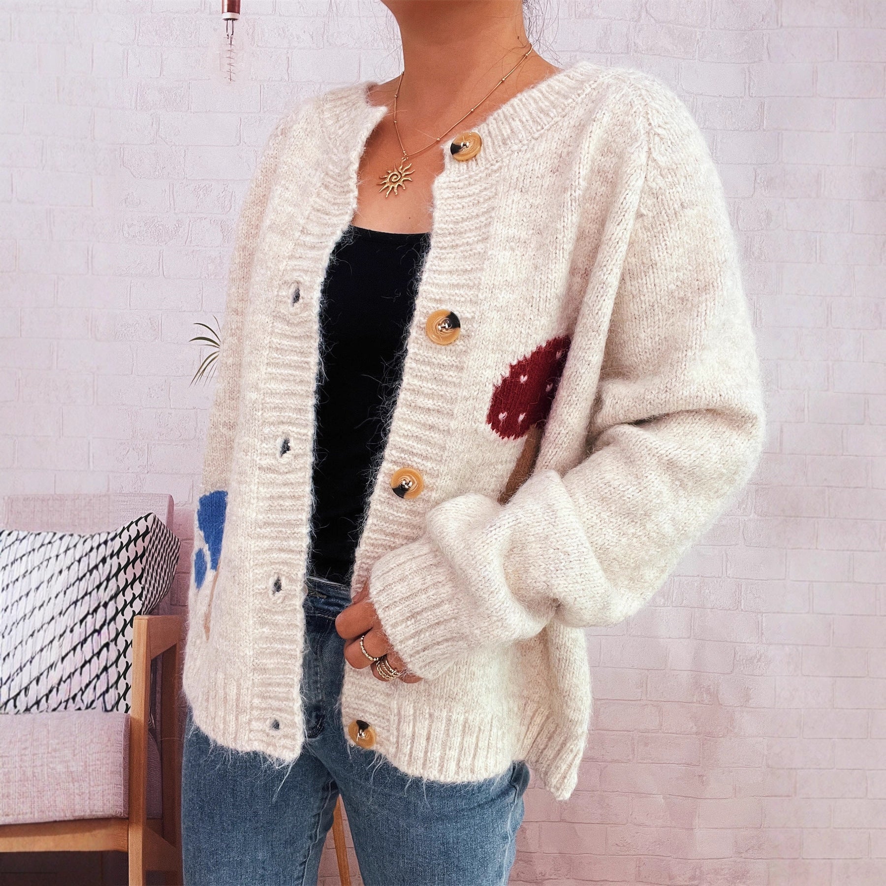 Damen Strickjacke mit buntem Pilzmotiv und Knopfdetails R&B