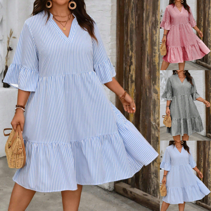 Damen gestreiftes Sommerkleid mit voluminösen Rüschensäulen und V-Ausschnitt R&B