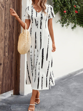 Damen Maxikleid mit modernem Grafikdesign und praktischen Seitenschlitzen R&B
