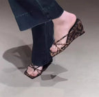 Damen Wedge-Sandalen mit elegantem Kreuzriemendesign R&B