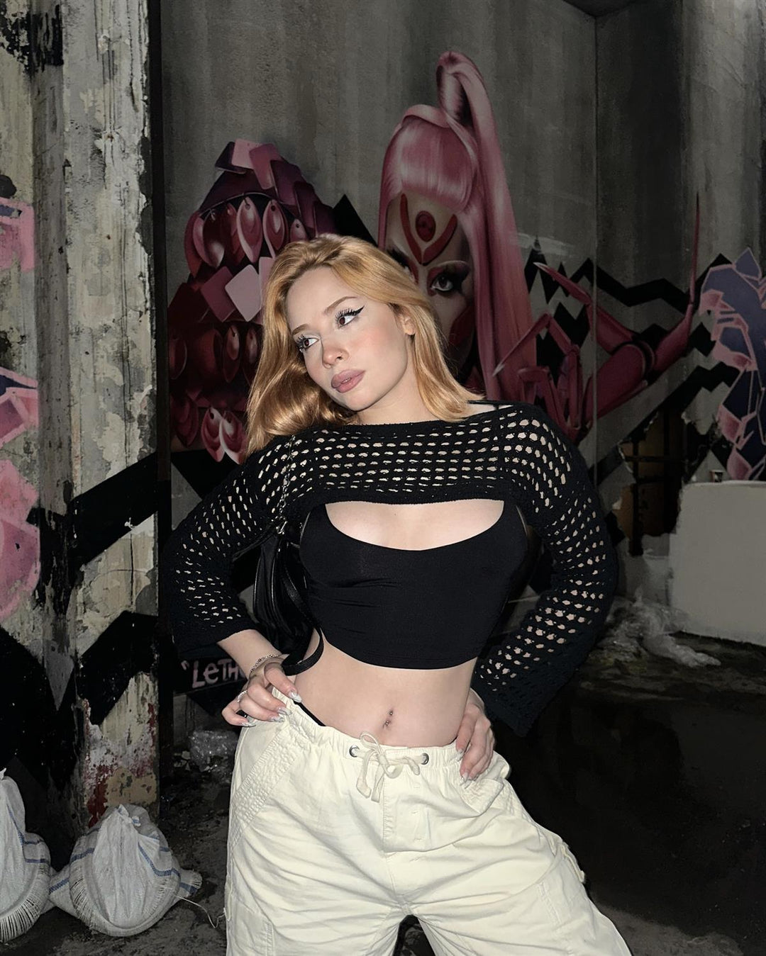 Damen gehäkeltes Crop-Top mit elegantem offenen Design und langen Ärmeln R&B