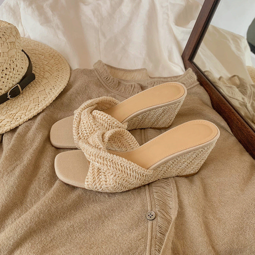 Damen Wedgesandalen mit kunstvoll geflochtenem Riemendesign und komfortablem Fußbett R&B