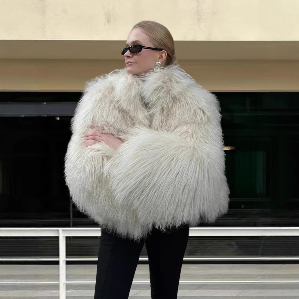 Damen Luxuriöse Felljacke mit voluminösen Ärmeln und elegantem Schnitt