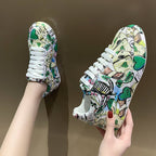 Damen Sneakers im bunten Comic-Design mit rutschfester Sohle R&B