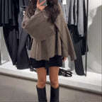 Damen Poncho aus hochwertiger Strickware mit asymmetrischem Design R&B
