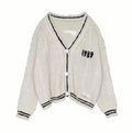 Damen nan kurz geschnittene Strickjacke mit V-Ausschnitt, Kontrastpaspel und oversized Ärmeln R&B