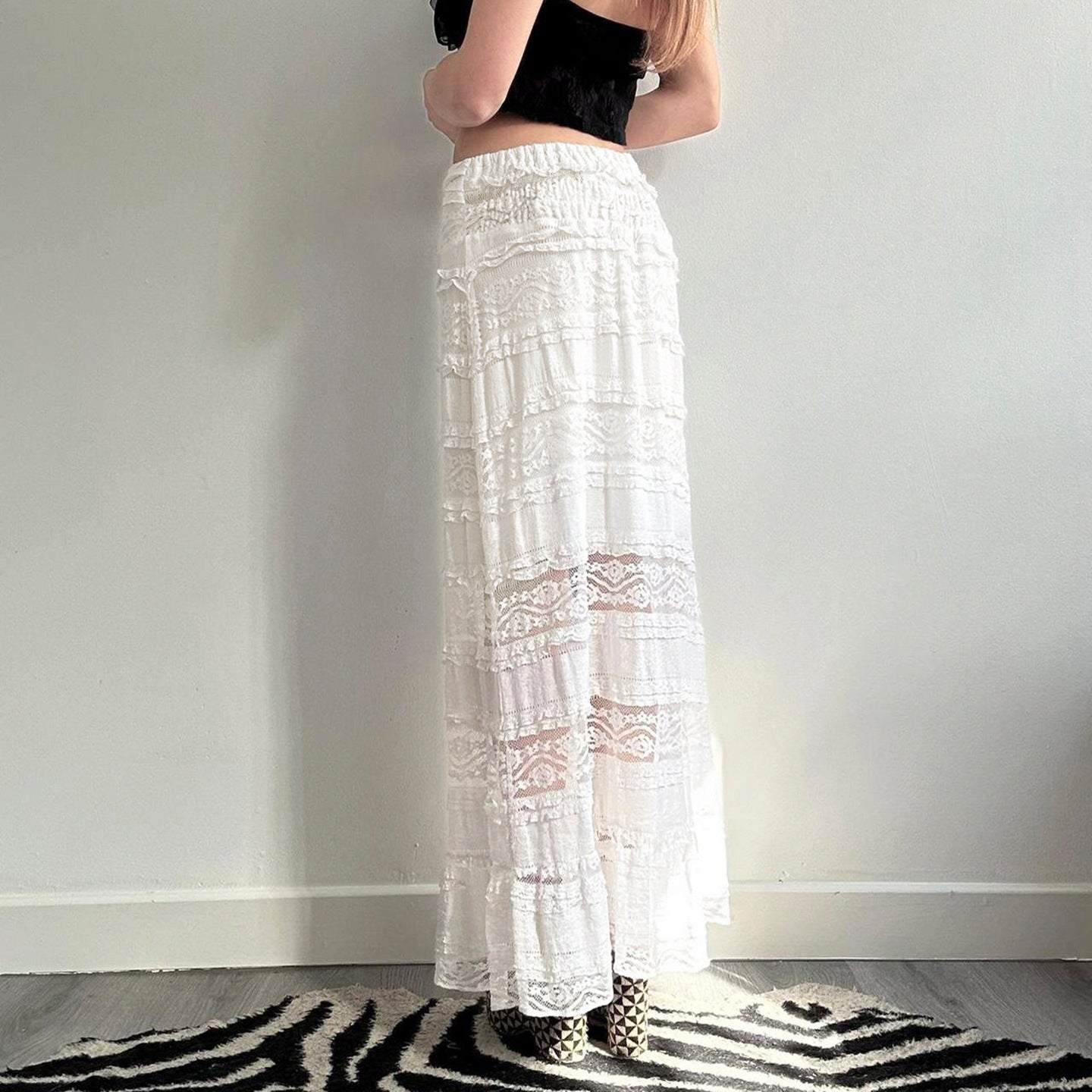 Damen Midirock mit elegantem Rüschensaum und dekorativem Taillengürtel R&B