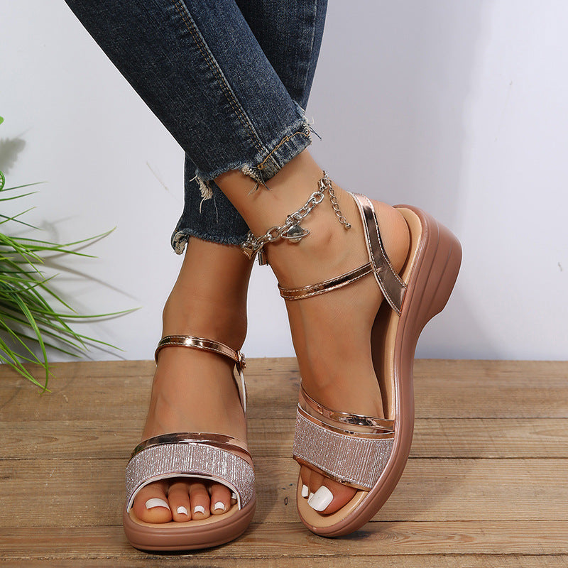 Damen Wedge-Sandalen mit metallic Akzenten und verstellbarem Riemendesign R&B