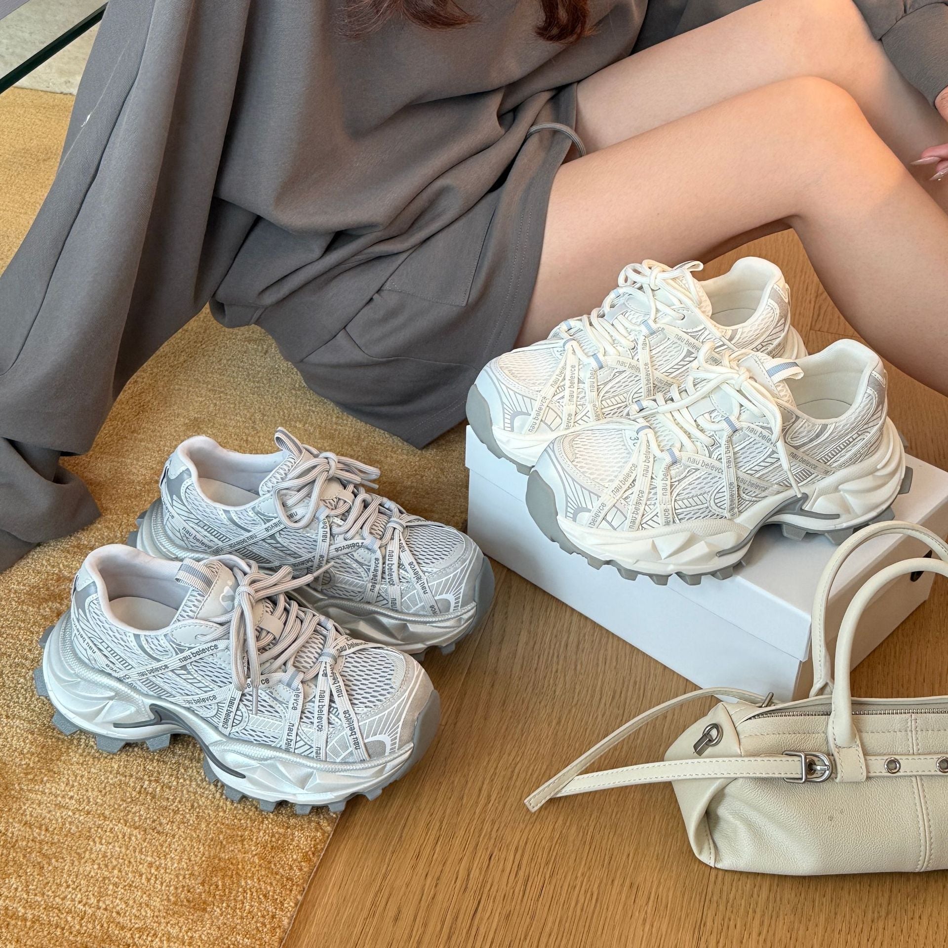 Damen Sportliche Sneakers im futuristischen Design mit herausragender Dämpfung