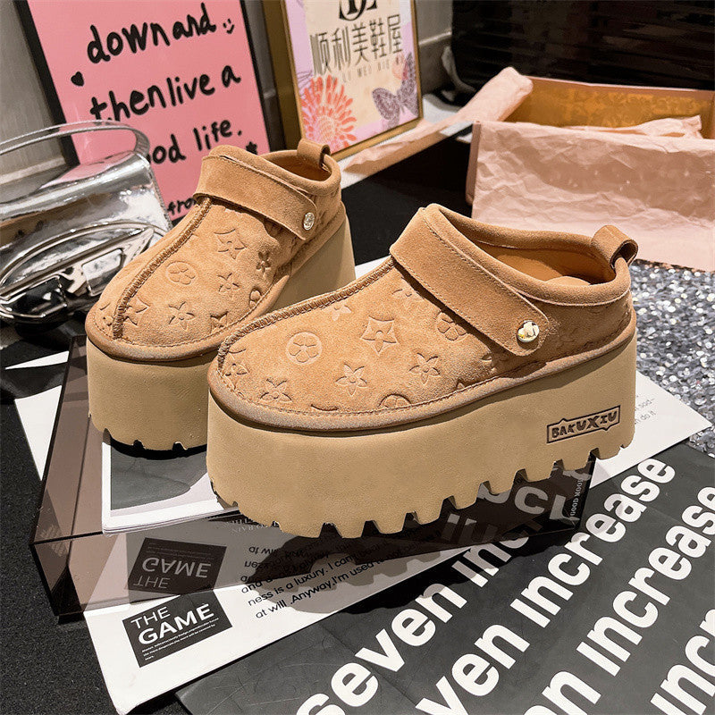 Damen Plattform Clogs mit dekorativem Reliefdesign und verstellbarem Riemen R&B